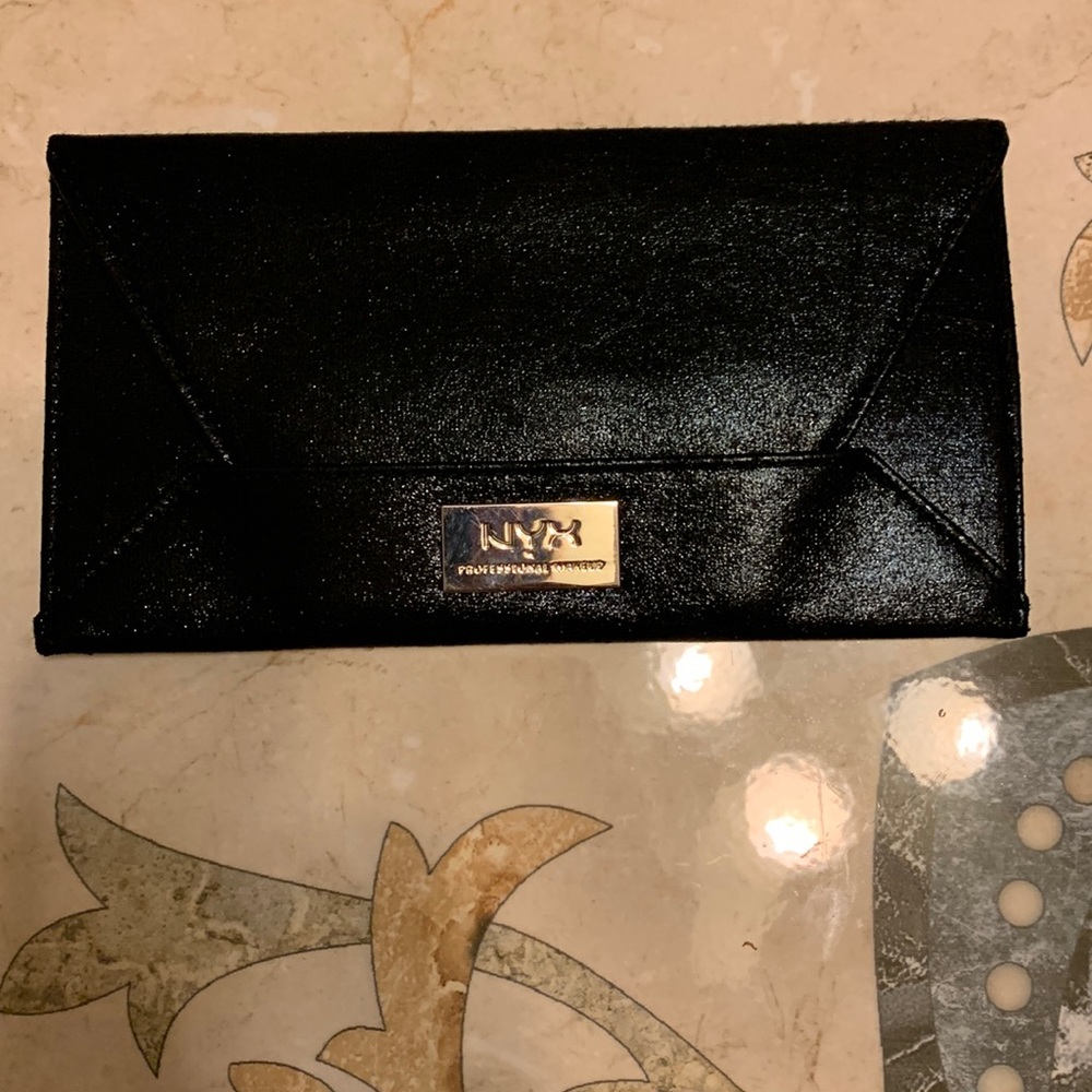 NYX Make -up brush pouch